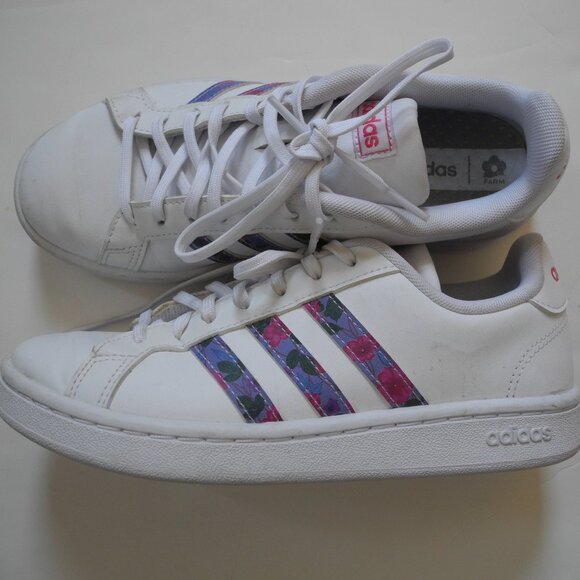 adidas Shoes - Adidas X Farm Rio Grand Court Leather floral stripes Womens 5.5 Girls 3.5